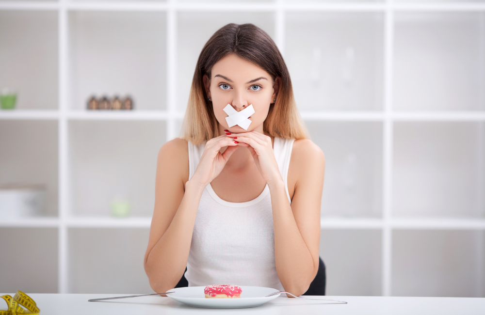 Por que dietas restritivas falham? Descubra como emagrecer sem sofrimento.